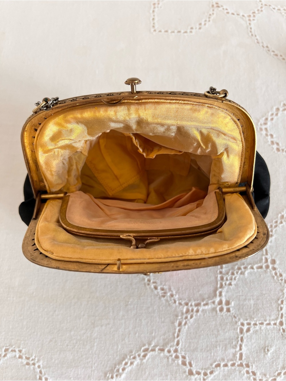 1940s Vintage French Tambour Embroidered Handbag Purse with Mini Mirror - Picture 5 of 11